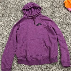 purple nike hoodie size medium super warm and comfy so soft only worn once